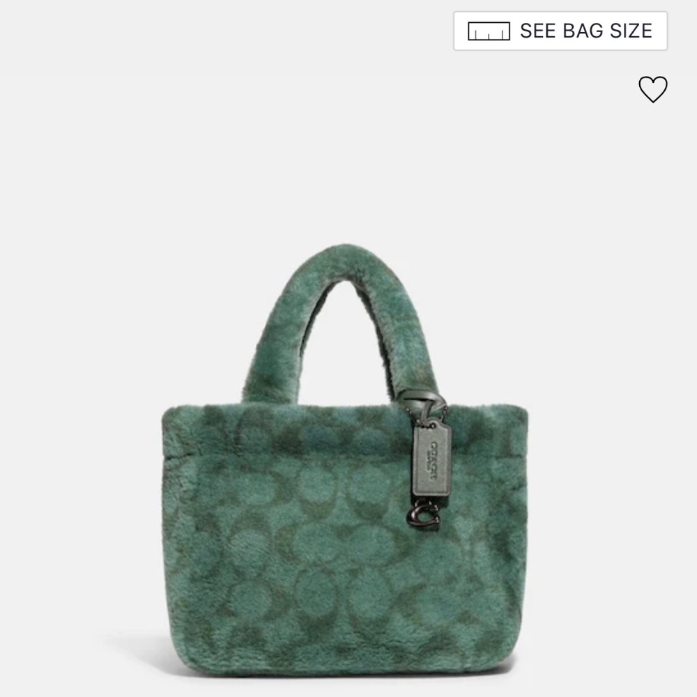 Coach Tote 22 In Signature Shearling